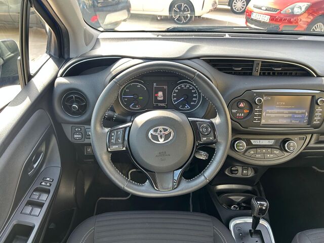 TOYOTA YARIS ADVANCE 1.5 HYBRID AUTO SPANISH LHD IN SPAIN 35000 MILES 2017